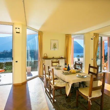 شقة Sleeps 6